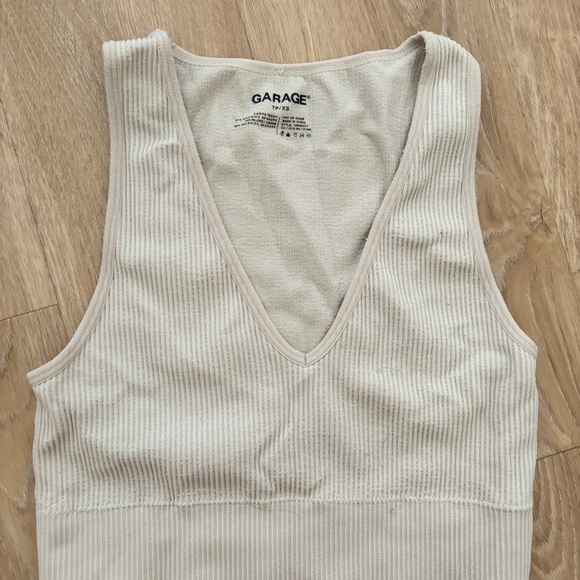 GARAGE RIBBED CROP TANK TOP - Picture 2 of 4